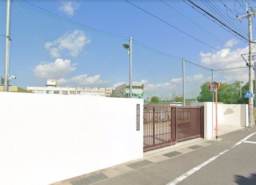 近くの東大阪市立玉川小学校まで369m(徒歩5分)