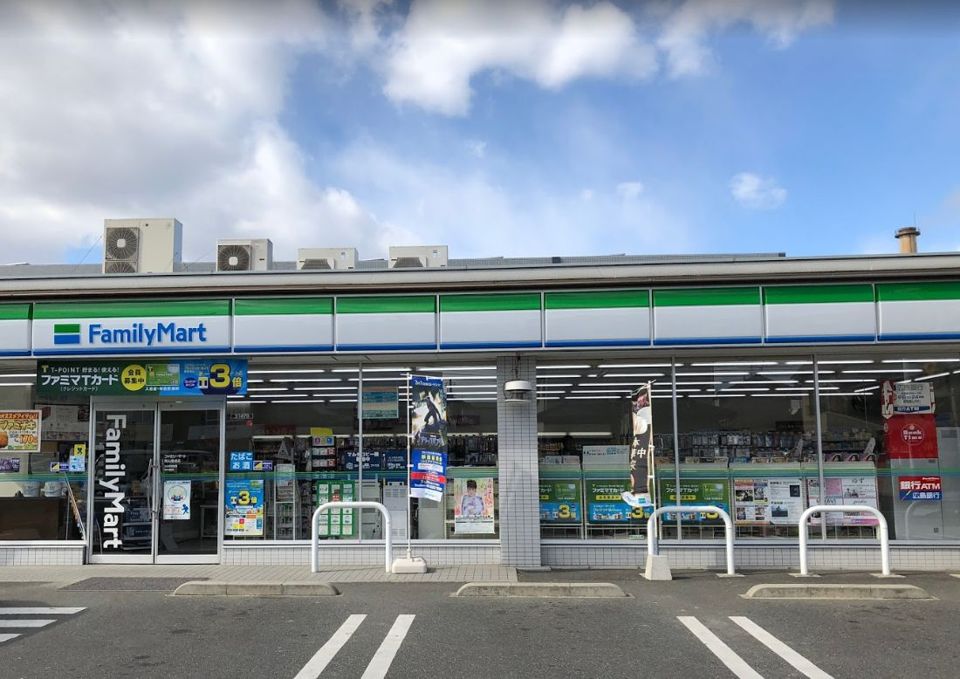 近くのファミリーマート 岡山豊成店まで500m（徒歩7分）