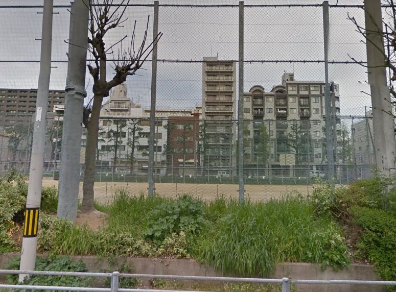 近くの瓦屋町公園まで422m(徒歩6分)