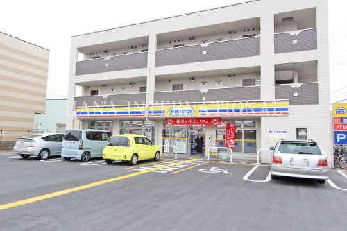 近くのコンビニまで230m（徒歩3分）