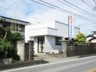 近くの病院まで962m（徒歩13分）