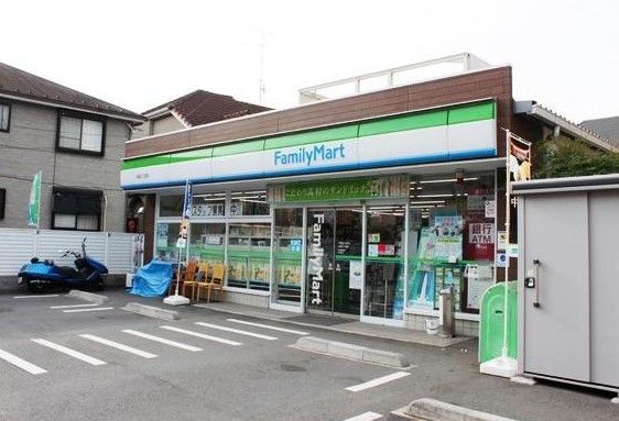 近くのコンビニまで202m（徒歩3分）