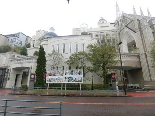 近くに伊勢山ヒルズあり