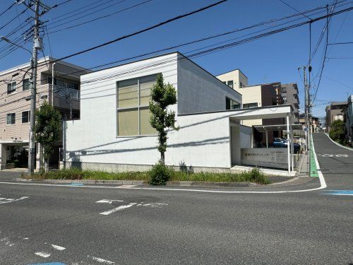 近くの高橋内科クリニックまで2m（徒歩1分）