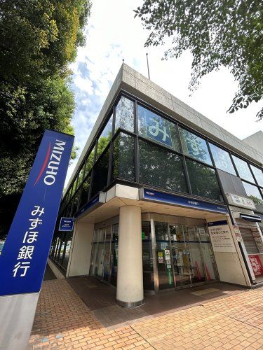 近くのみずほ銀行八坂支店まで349m(徒歩5分)