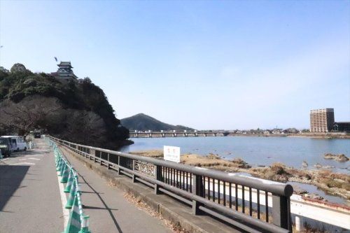 近くの犬山城まで2,233m(徒歩28分)