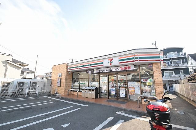 近くのセブンイレブン 横浜日吉本町駅前店まで508m(徒歩7分)