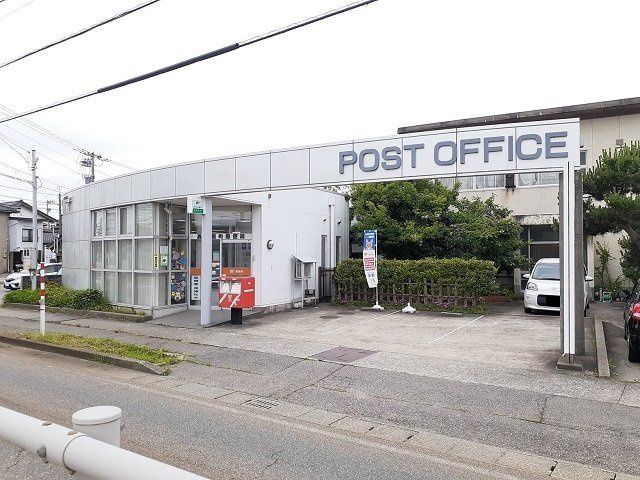 近くの高岡能町郵便局まで963m（徒歩13分）