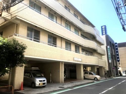 近くの特定医療法人 慈恵会 横浜はじめ病院まで408m（徒歩6分）