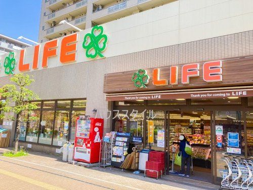 近くのライフ アクトピア北赤羽店まで805m（徒歩11分）