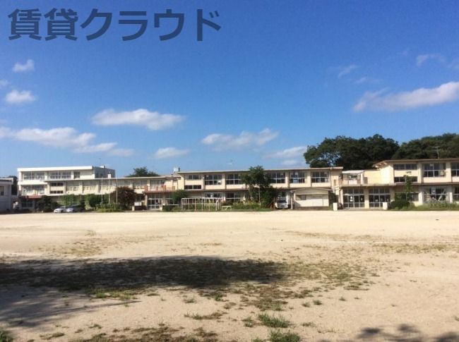近くの市原市立市原小学校まで1,192m(徒歩15分)