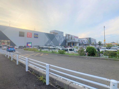 近くのイオンモール東浦まで1,175m（徒歩15分）