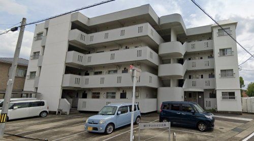 近くの家庭保育室こりすまで129m（徒歩2分）