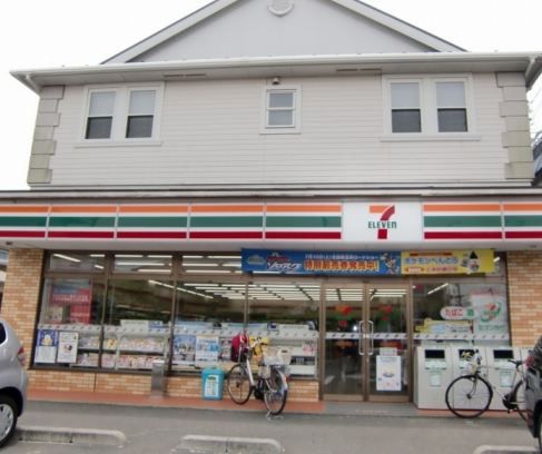 近くのセブンイレブン 横須賀大津町店まで246m（徒歩4分）