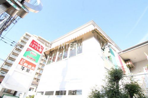 近くのサイゼリアまで976m（徒歩13分）