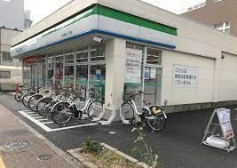 近くのファミリーマート 江戸川松島一丁目店まで1,008m（徒歩13分）