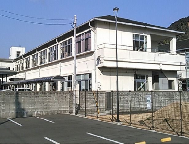 近くの徳島県立ひのみね支援学校まで755m（徒歩10分）