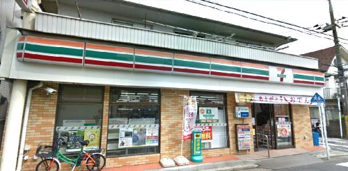 近くのセブンイレブン横浜白幡向町店まで420m（徒歩6分）