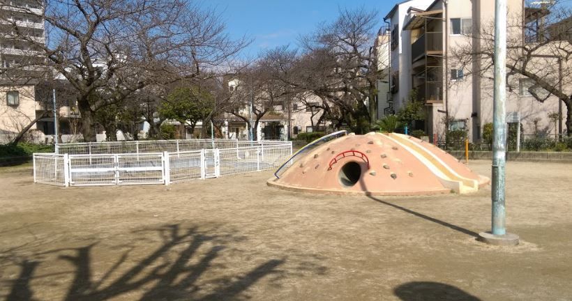 近くの海老江公園まで362m（徒歩5分）