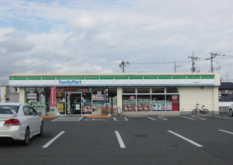 近くのファミリーマート 岡山庭瀬店まで1,015m(徒歩13分)