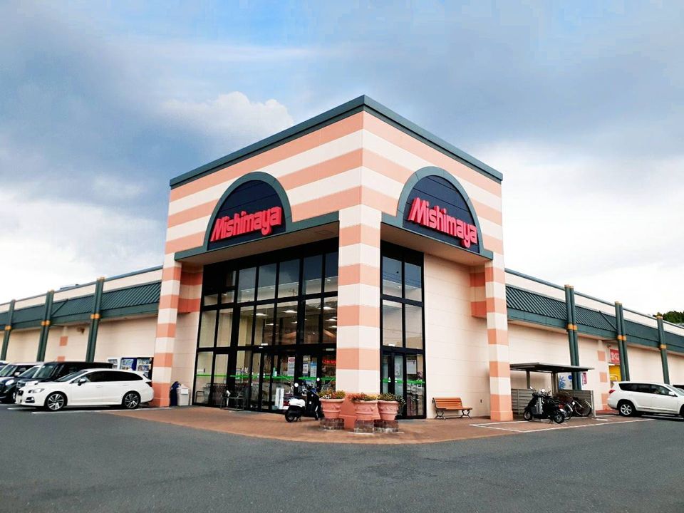 近くのMishimaya(みしまや) さいか店まで398m（徒歩5分）