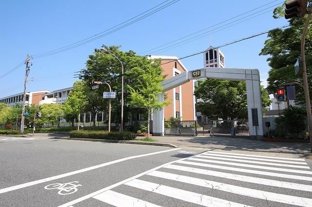 近くの中学校まで487m（徒歩7分）