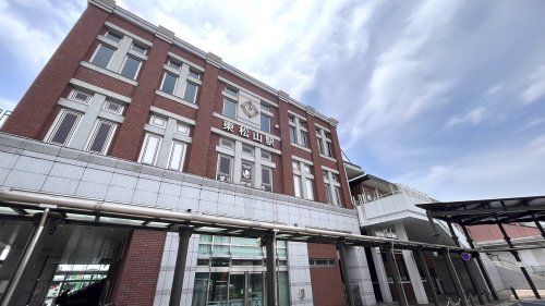 近くの東松山駅東口まで629m（徒歩8分）