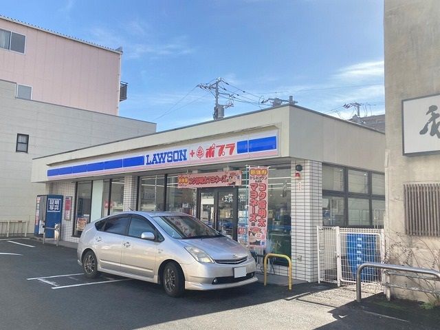 近くのローソン ローソン・ポプラ松江寺町店まで314m（徒歩4分）