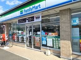 近くのファミリーマート 大津稲津一丁目店まで279m（徒歩4分）