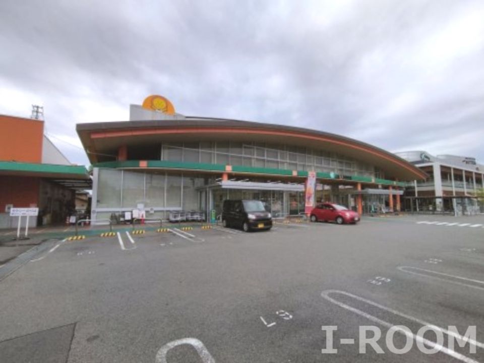 近くの株式会社魚喜おひさまいち(太陽市)まで689m(徒歩9分)