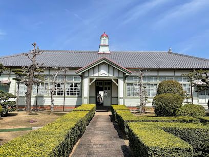 近くの池戸公民館まで533m（徒歩7分）