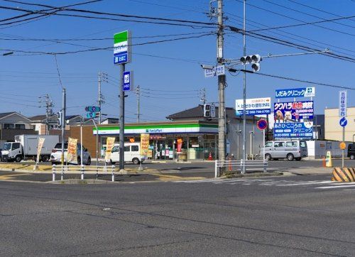 近くのコンビニまで192m（徒歩3分）