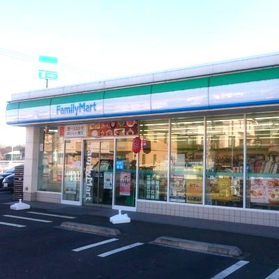 近くのファミリーマート 鶴見寛政町店まで501m（徒歩7分）