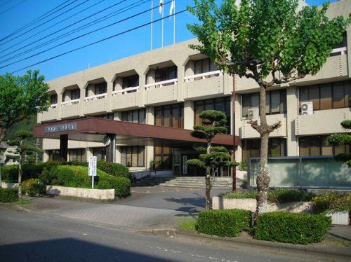 近くの諫早市役所多良見支所まで664m（徒歩9分）