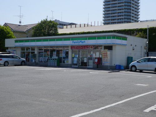 近くのファミリーマート さいたま辻八丁目店まで418m(徒歩6分)