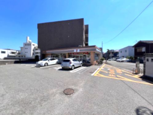 近くのセブンイレブン 徳島中常三島店まで444m（徒歩6分）