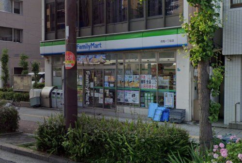 近くのファミリーマート 市岡一丁目店まで1,032m（徒歩13分）