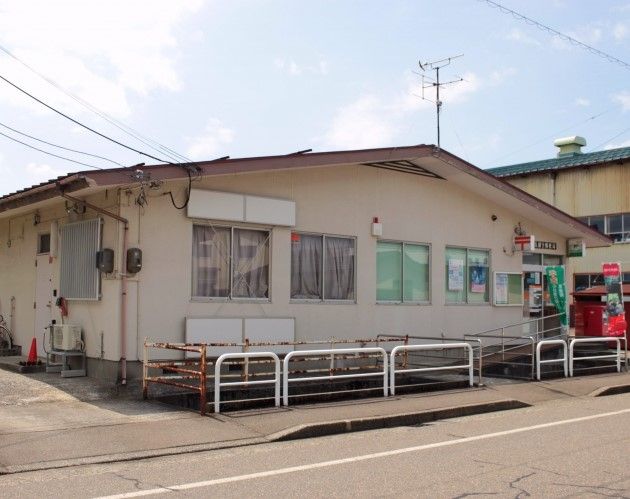 近くの長岡宝郵便局まで726m（徒歩10分）