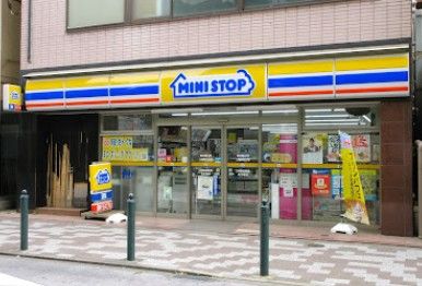 近くのミニストップ 三鷹駅北口店まで76m（徒歩1分）