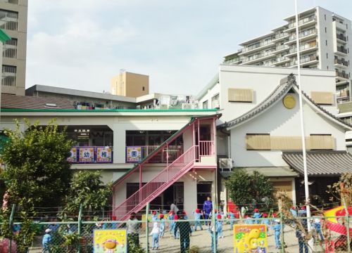 近くの中津相愛幼稚園まで282m（徒歩4分）