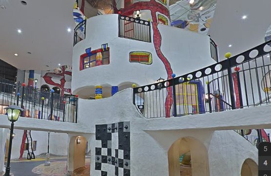 近くのキッズプラザ大阪まで1,220m（徒歩16分）