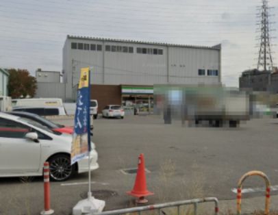 近くのファミリーマート 摂津鳥飼上四丁目店まで730m(徒歩10分)