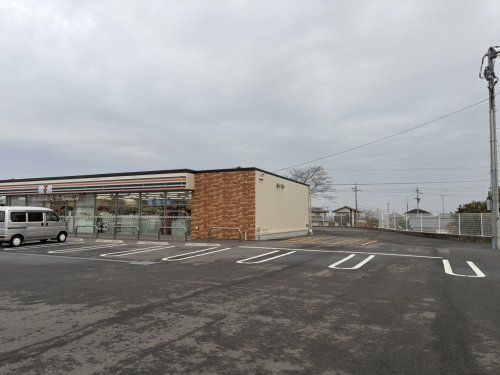近くのセブンイレブン 西条氷見店まで465m（徒歩6分）