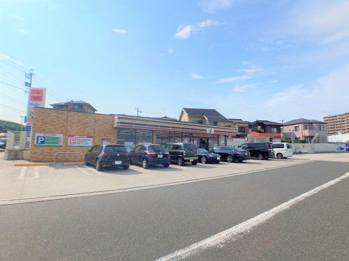 近くのセブンイレブン 東浦藤江店まで707m(徒歩9分)