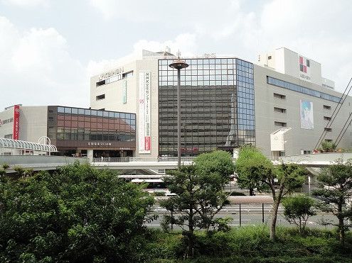 近くの京阪百貨店まで95m（徒歩2分）