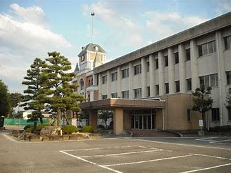 近くの富山県立砺波高等学校まで1,348m（徒歩17分）