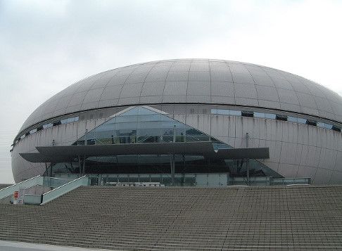 近くのなみはやドームまで535m（徒歩7分）