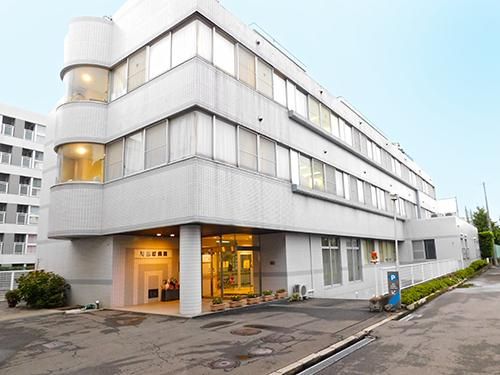 近くの河原町病院まで89m（徒歩2分）