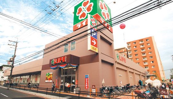 近くのライフ　寝屋川黒原店まで100m（徒歩2分）