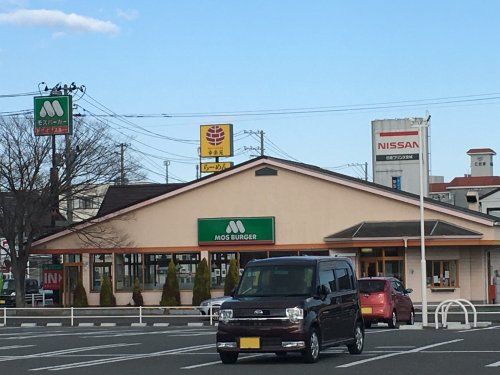 近くの飲食店まで1,881m（徒歩24分）